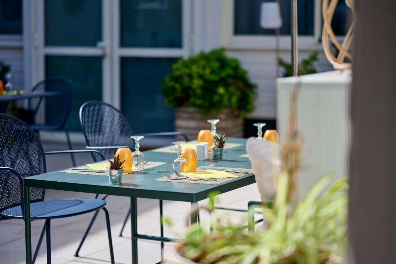 The Originals Boutique, Hotel La Colonne De Bronze, Saint-Valery-Sur-Somme Exterior photo